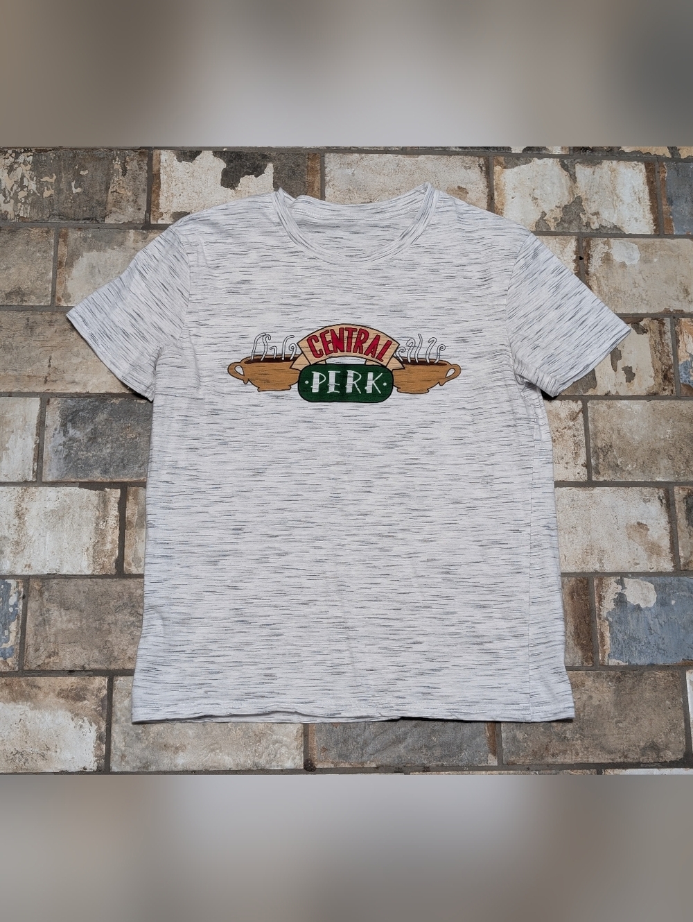 Women's Medium Central Perk FRIENDS TV Show Graphic Short Sleeve T-Shirt M